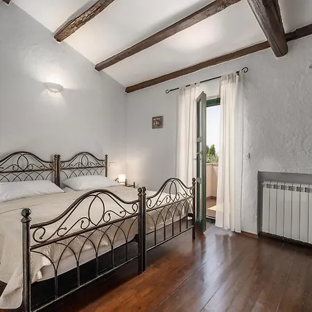 San Lorenzo Villa Sveti Lovreč Pazenatički