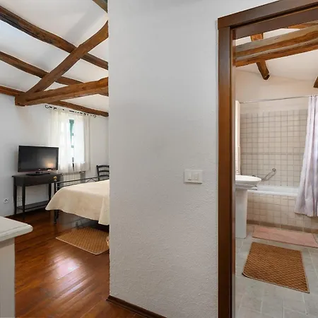 San Lorenzo Vila *