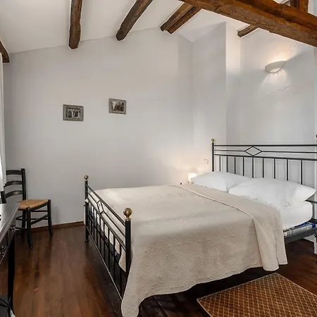 Vila San Lorenzo *